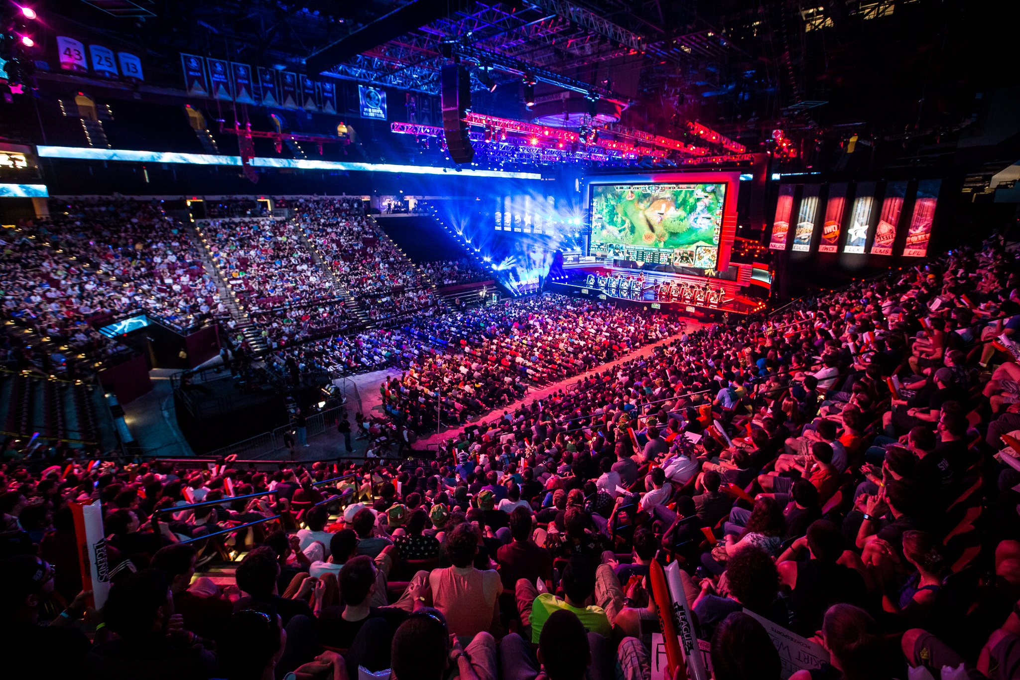 场爆发出热 场爆发出热